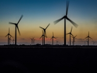 Kohle-Dirk-Windkraftanlagen-in-den-Reussenkoege-Nordfriesland