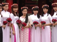 Neuner_Abiturientinnen in Hanoi
