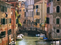 Kanal_und_Brücke_in_Venedig-Rozina_Dragomir