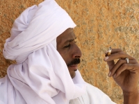 Rauchender Tuareg